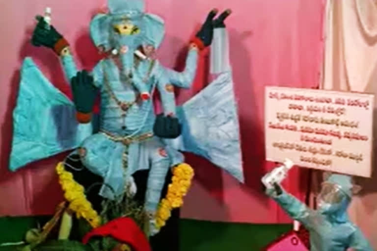 special ganesh idols attracting people