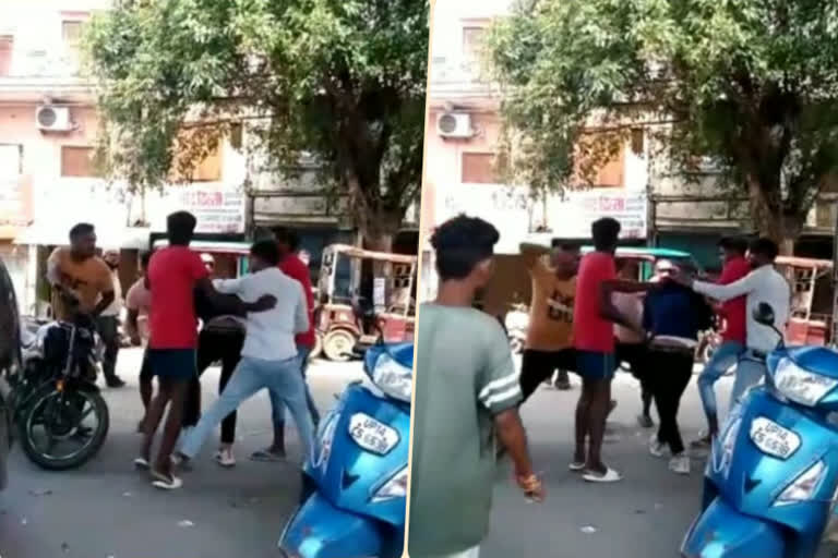 Many youth beat bike rider in ghaziabad