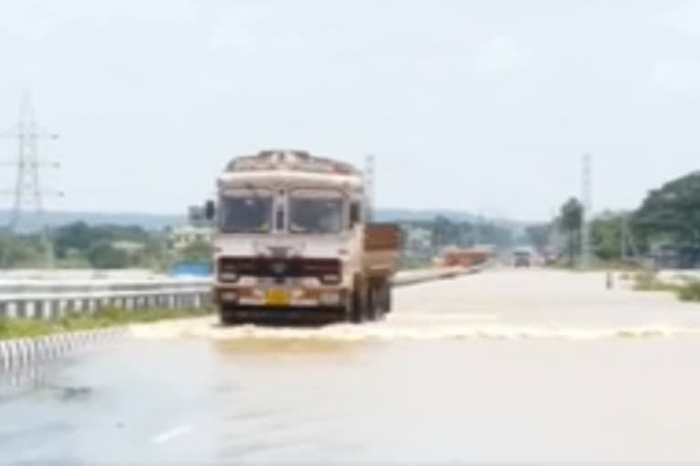 rain water flow continuous in jangalapally vedi vaagu