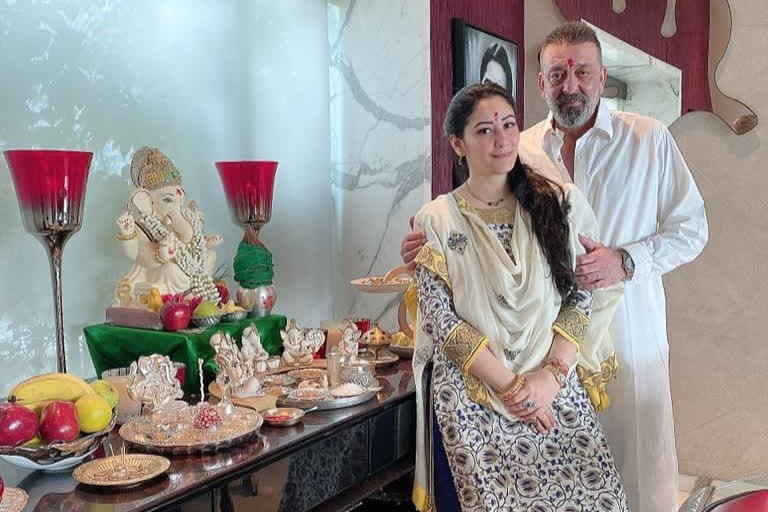 sanjay dutt shares picture and wishes fans on ganesh chaturthi