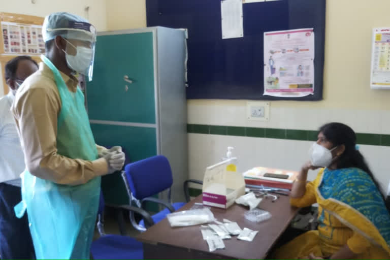 district health officer inspect primary health care centre in karimnagar town