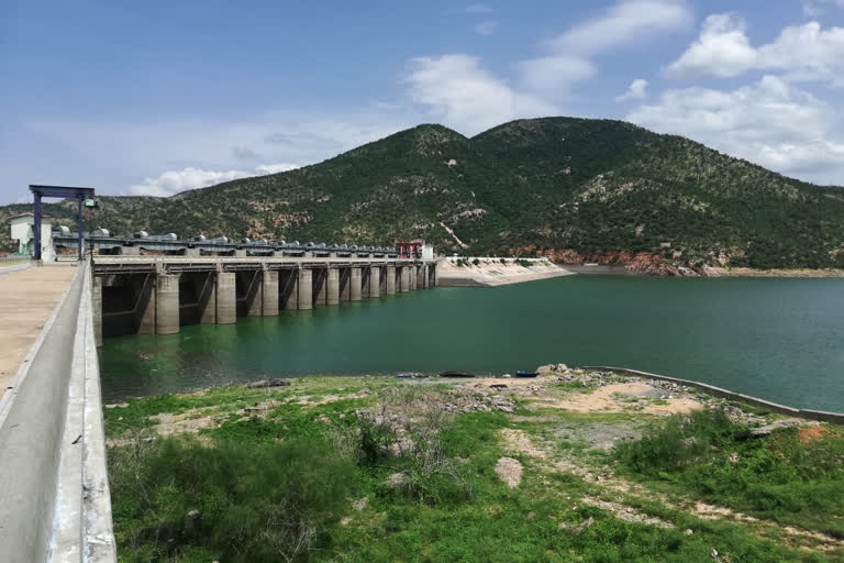 PRAKASAM BARRAGE FLOOD WATER INCREASE