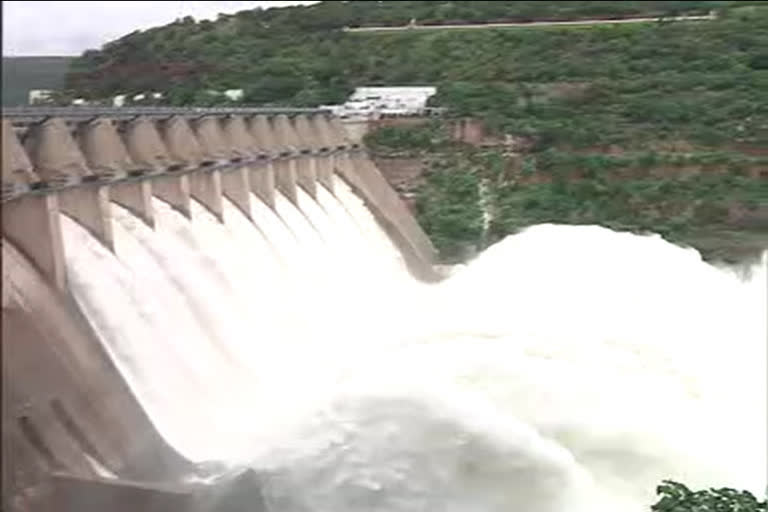 Ongoing flood flow to Srisailam reservoir