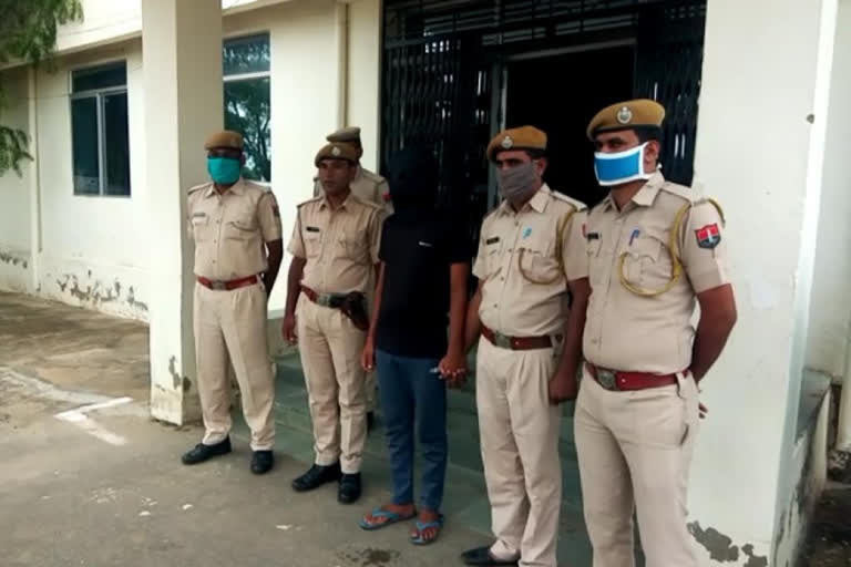 नागौर पुलिस की कार्रवाई,  nagaur news,  rajasthan news,  etvbharat news,  rajasthan hindi news,  चितावा थाना पुलिस,  robbery case in nagaur,  नागौर में लूट मामला