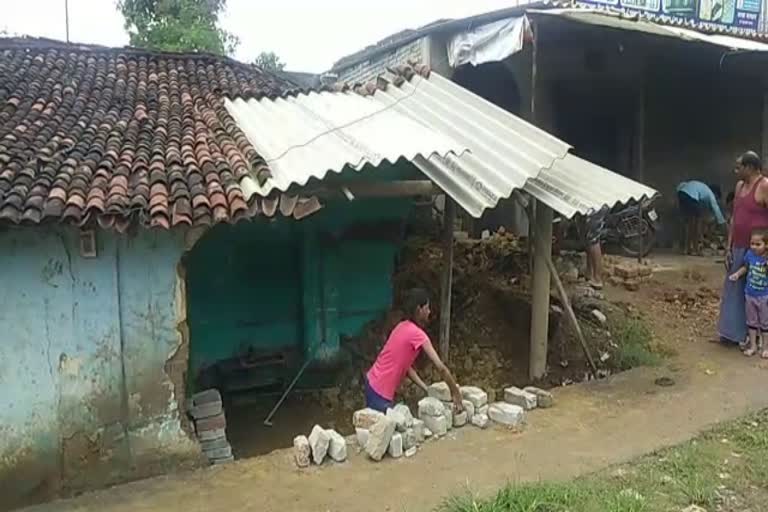 Wall of ahouse collapsed