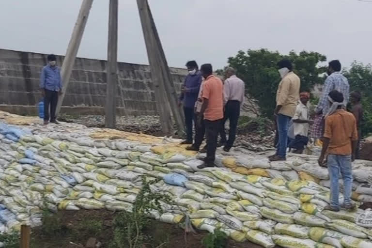 flood precautions taken at prakasam barrage down areas in krishna district