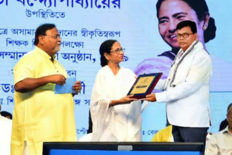 Rashtrapati Puraskar for Two Model Teachers of West Bengal