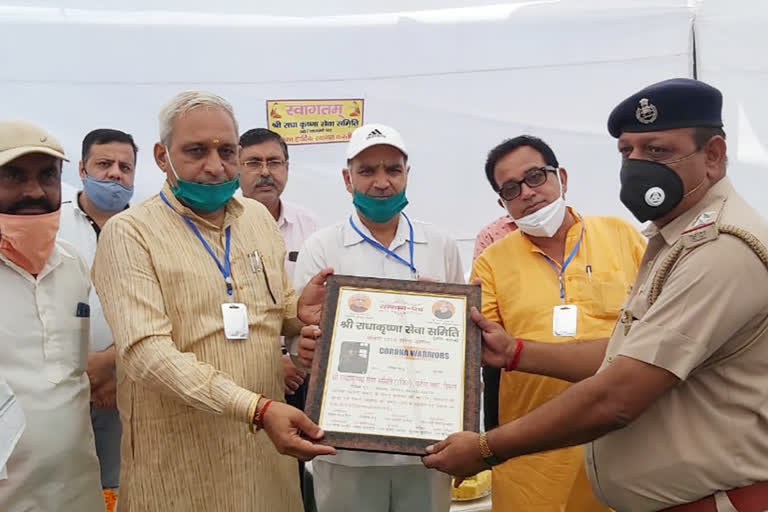 deputy speaker deputy speaker ranbir singh gangwa honored corona warriors in hisar