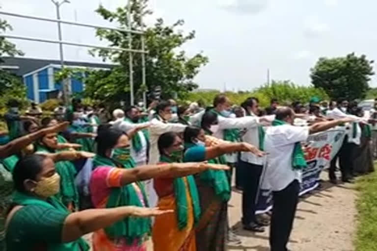 200 farmers, women took amaravathi deeksha