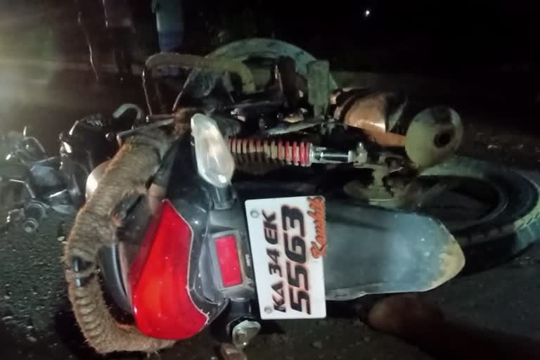 bike-accident-in-bellary-moka-road