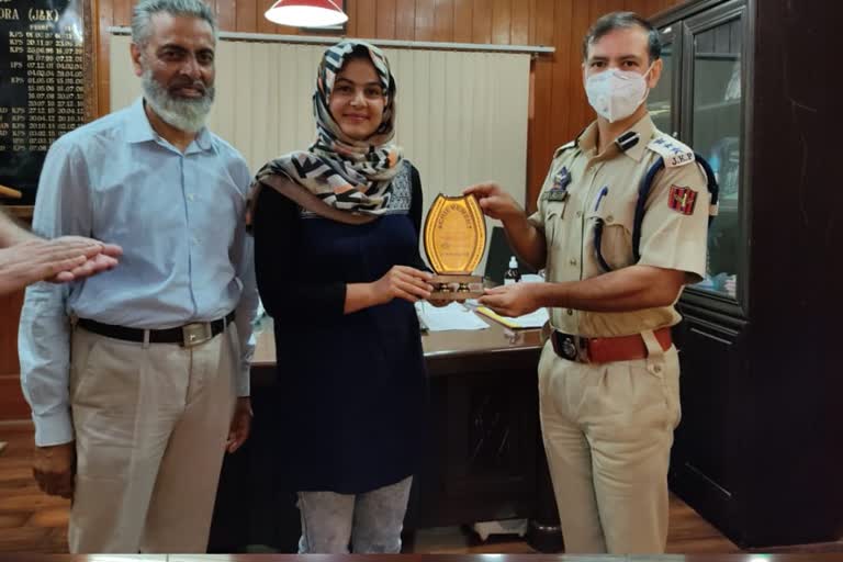 Martial Art player felicitated by awantipora police