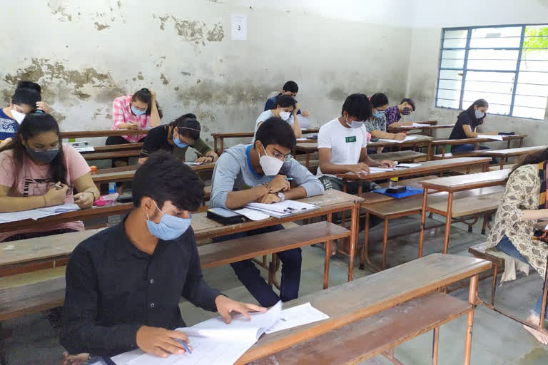 90% students appear in Gujcet examination conducted in the state