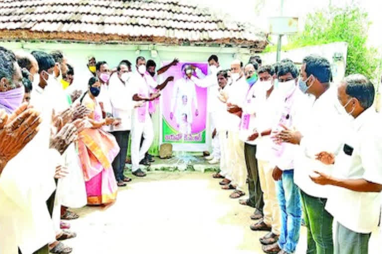 FDC Chairman Vanteru Pratap Reddy Tour In Jagadevpur Mandal