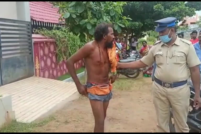 Self styled godman brandished out a knife, Russian woman retaliated in Tiruvannamalai