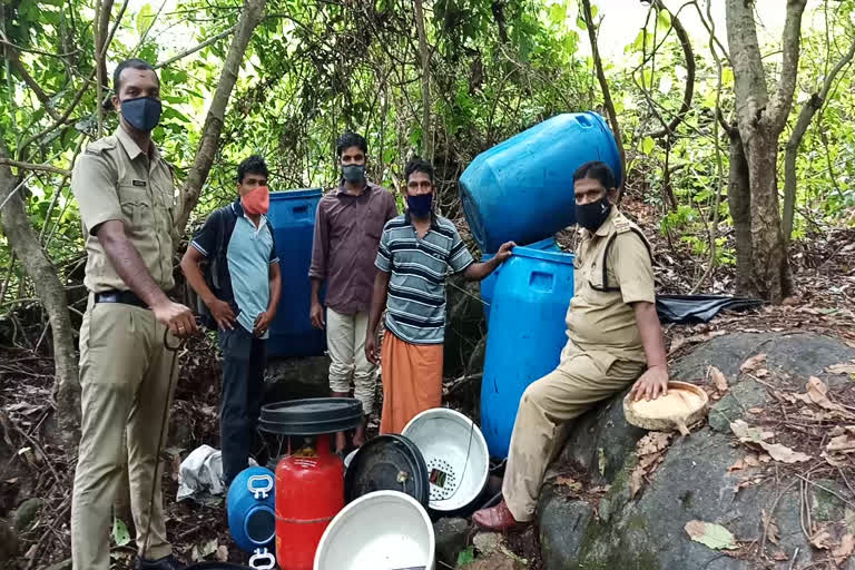 vash seized  kozhikode vash  കോഴിക്കോട് വാർത്തകൾ  നാദാപുരം വാർത്തകൾ  വാഷ് പിടികൂടി