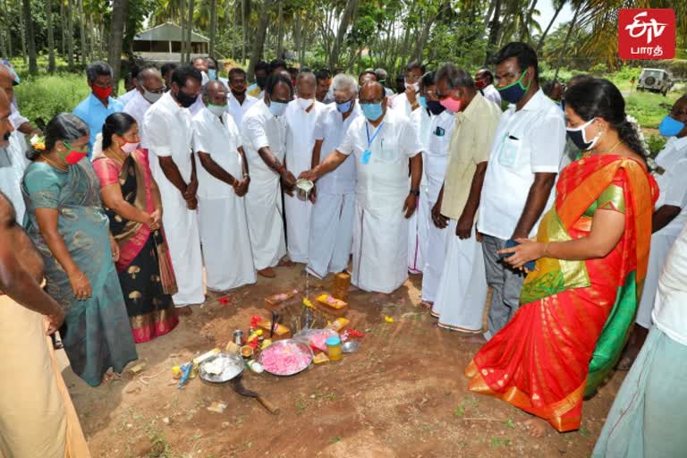 கப்பினிபாளையம் முதல் பெரியகளந்தை வரை.... தார்சாலையாக மாறும் மண்சாலைகள்...