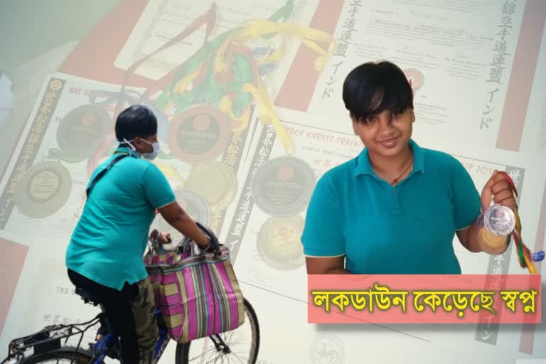 লকডাউনে ধূসর স্বপ্ন, ক্যুরিয়র গার্লের কাজ করছেন ব্ল্যাক বেল্ট স্মৃতিকণা