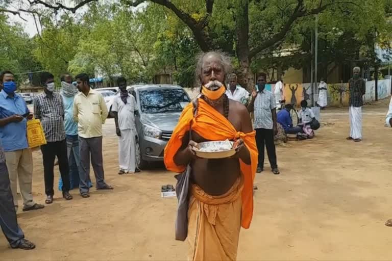 மதுரை மாவட்டச் செய்திகள்  யாசகர் பூல்பாண்டி  மதுரை யாசகர்  மதுரை யாசகர் கரோனா நிதி  madurai begger corona fund