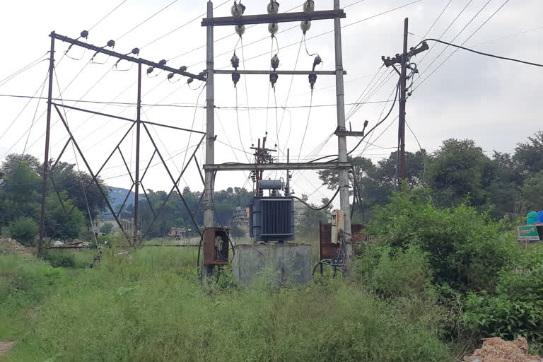 Bull died due to electric shock from transformer in Balh of mandi