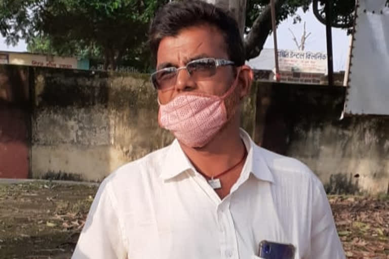 Village chief arrested for taking bribe in Giridih