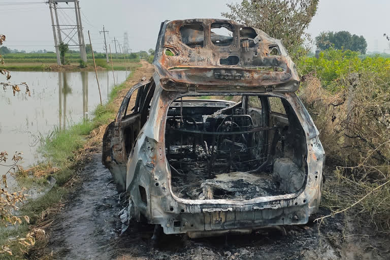 kharkhauda man burnt in car