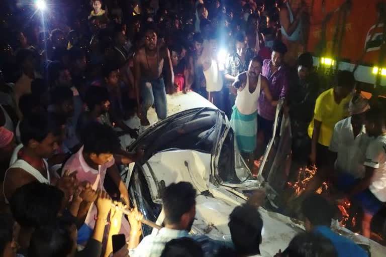 6-people-died-in-road-accident-in-dumka