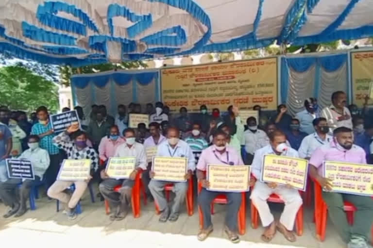 Protest by civil workers in Mysore