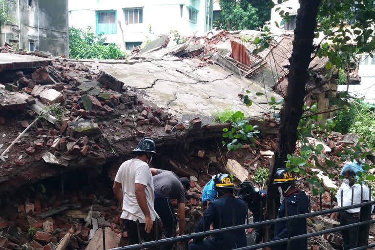 ठाण्यात शेकडो धोकादायक इमारतींचा प्रश्न