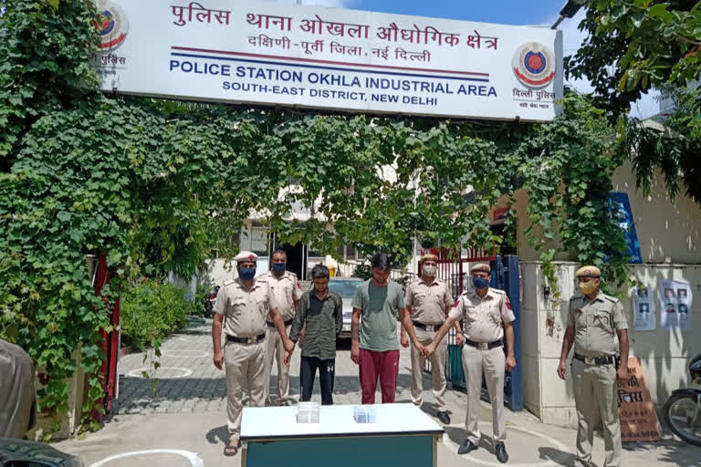 okhla police arrested three workers for defalcation in ATM money