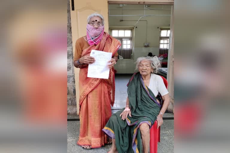 two senior citizens recovered from covid-19