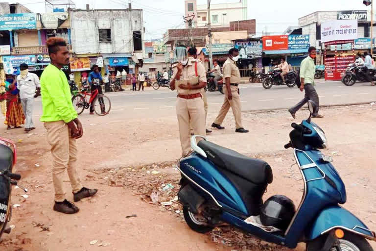 'ఎంత అవగాహన కల్పించిన ప్రజల్లో మార్పు రావట్లేదు'