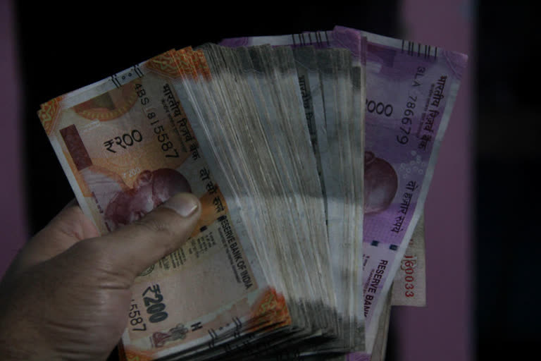 Fake Rs 200 notes on the rise; 151% jump in detection in FY20