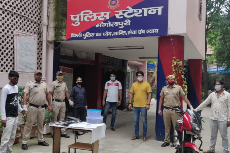 Delhi police arrested 3 snatchers in Mangolpuri area