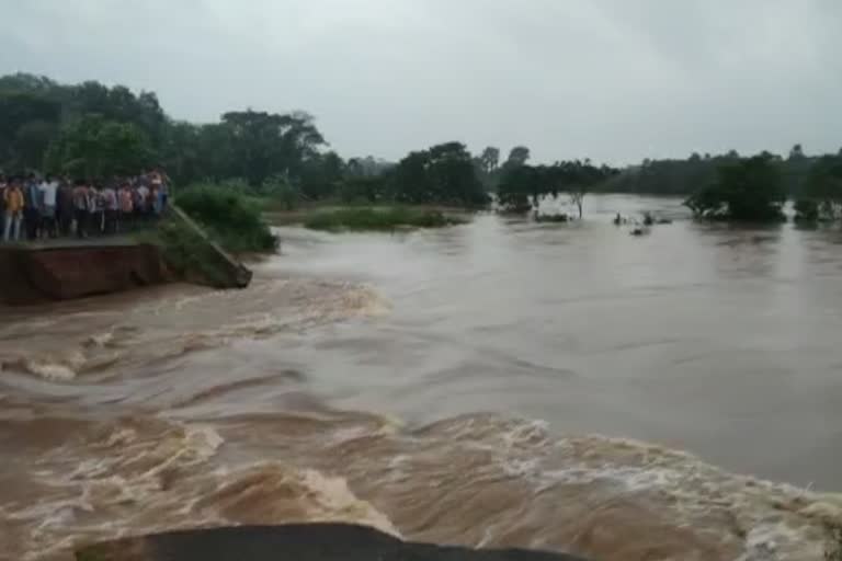 somany trench create in jajpur due to flood