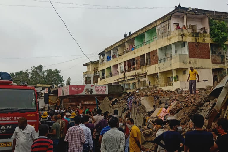 commercial-complex-collapses-in-ahmedabad-1-dead-2-rescued