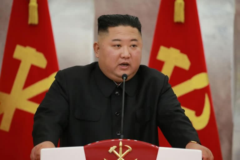 Kim Jong Un visits area hit by Typhoon Bavi