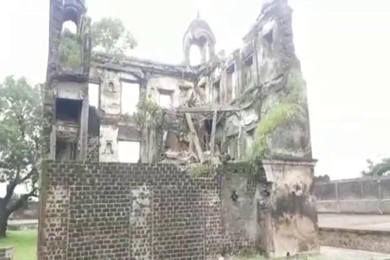 The roof of Bakhtawar Singh's palace sunken