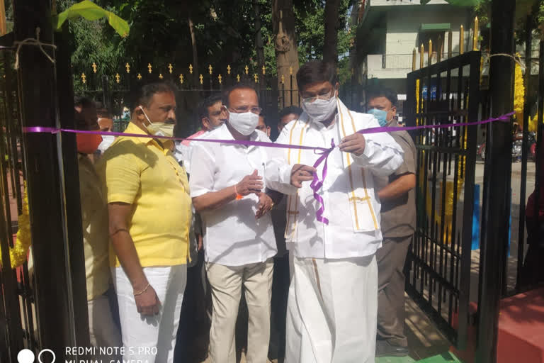 Union Minister DV Sadananda Gowda inaugurated Jayachamarajendra Wodeyar Badminton Court