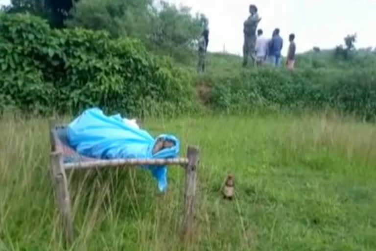 man killed in dhanbad, man dead body found in dhanbad, crime news of dhanbad, धनबाद में एक शख्स की हत्या, धनबाद में मिला एक शख्स का शव, धनबाद में अपराध की खबरें