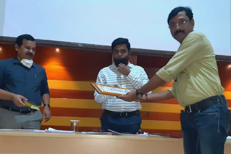 Award Distribution to Achieved Staff