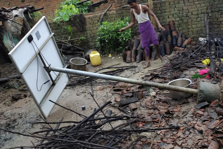 house collapsed in heavy rain