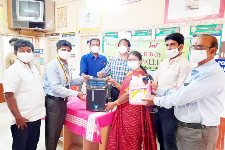 trichy fort rotary club handover automatic sanitizer to gh