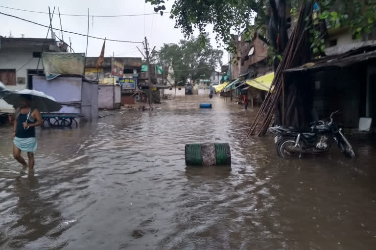 Heavy rain in Harda