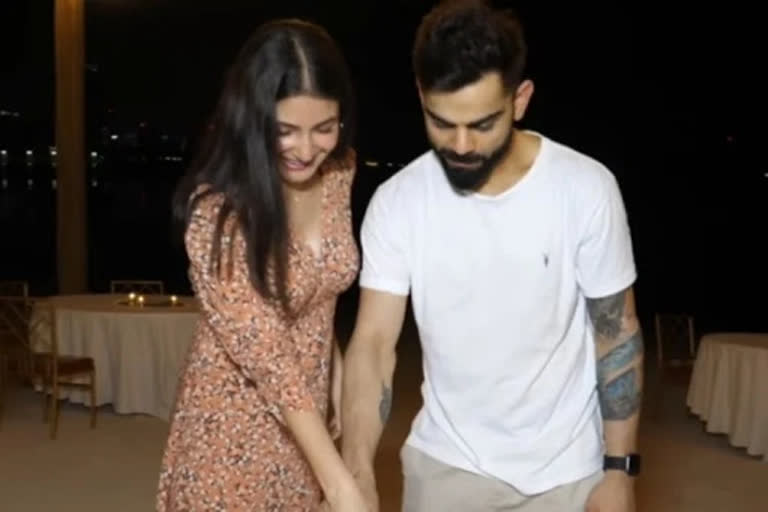 parents to be anushka sharma and virat kohli cut the cake and celebrate the pregnancy news in dubai