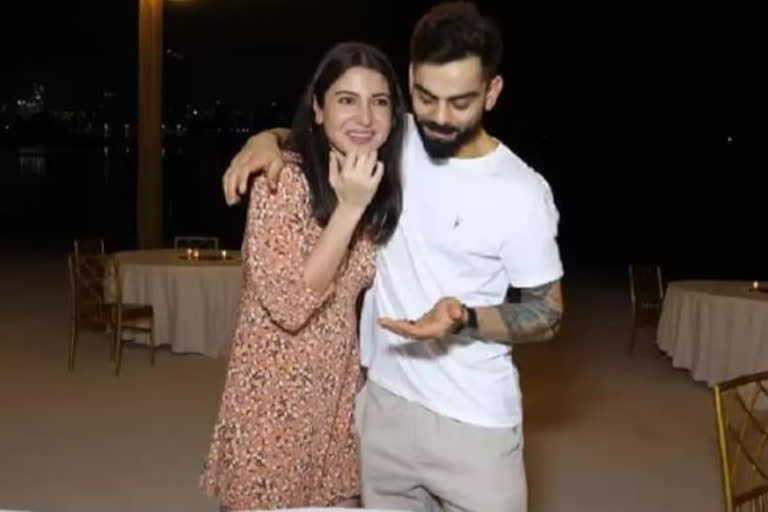 Anushka and virat celebrates pregnancy in dubai