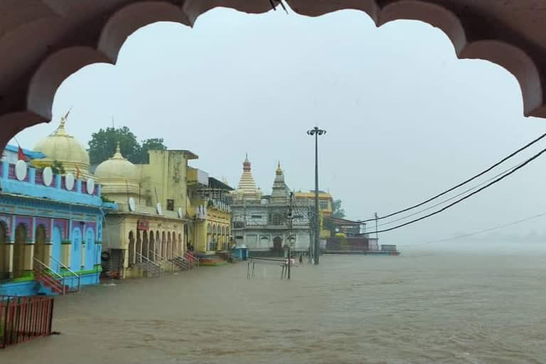 Life in the state of Madhya Pradesh has been disrupted by continuous rains