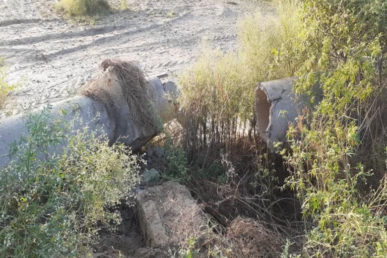 Pipeline breakdown created drinking water crisis in Khank village of bhiwani