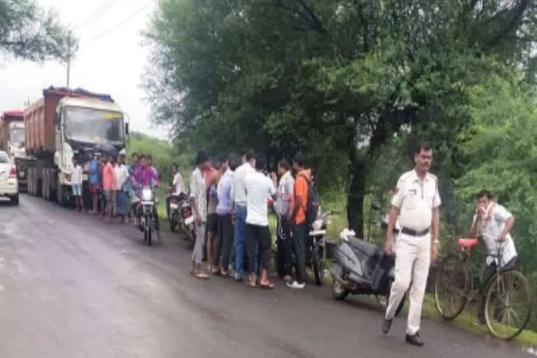 2-cows-died-after-being-hit-by-a-truck-in-bilaspur