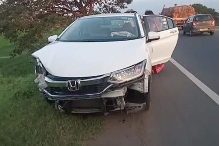 cars accidnet in krishna dst kanchikacharla 3 injured cars damaged