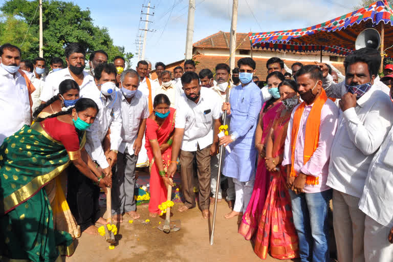 1.50 crore grant for Kabbigarahalli-Devagondanahalli road construction